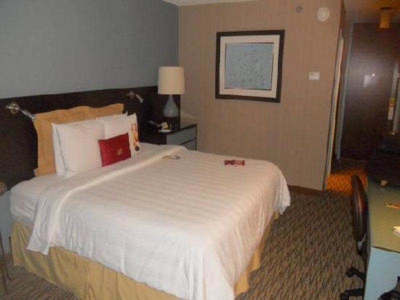 Отель Crowne Plaza - Chicago West Loop By Ihg Экстерьер фото
