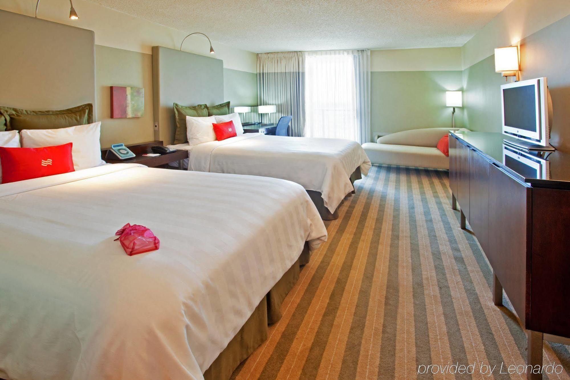 Отель Crowne Plaza - Chicago West Loop By Ihg Экстерьер фото