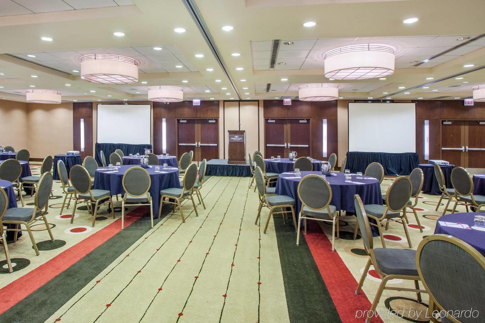 Отель Crowne Plaza - Chicago West Loop By Ihg Экстерьер фото